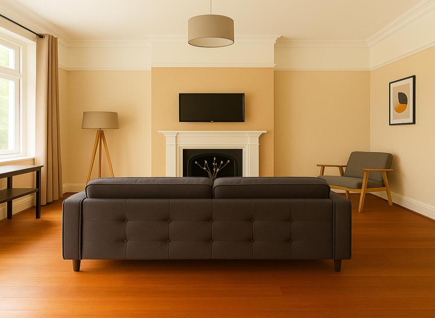 2 Bed Flat Near Chiswick Park Apartment London