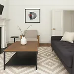 2 Bed Flat Near Chiswick Park