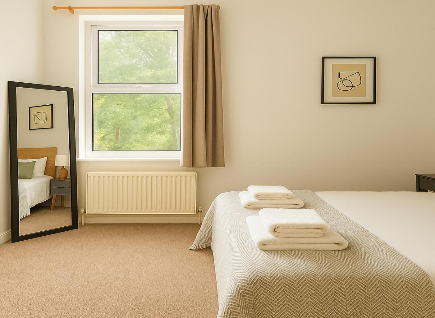 2 Bed Flat Near Chiswick Park